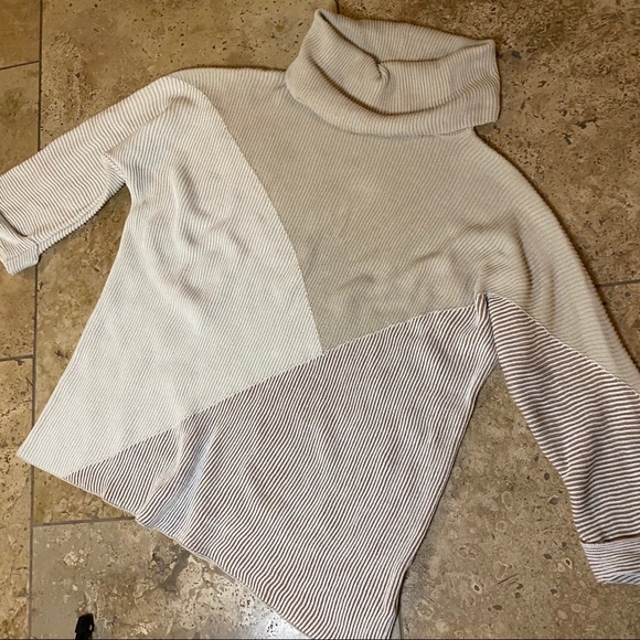 Color Block Sweater - Picture 9 of 12